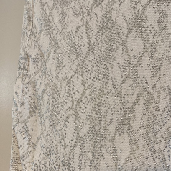 Express High Rise White Capris - Picture 2 of 5